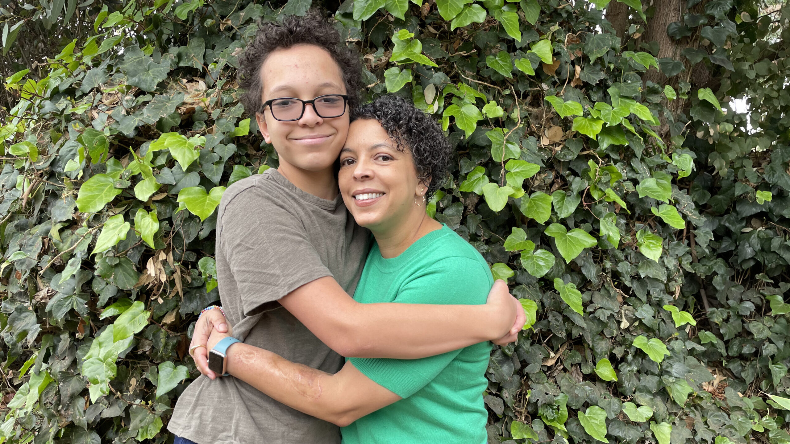 Liver transplant recipient Leiauna Anderson with her 12-year-old son, Rex Anderson, at home in southern California. (Carmen Dixon)